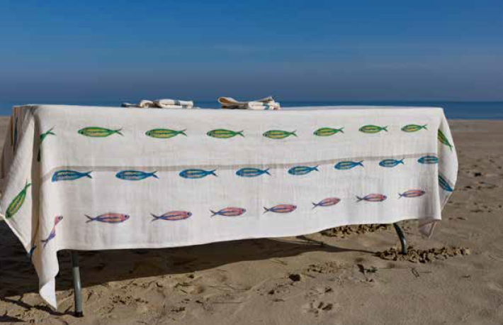 Gedekte tafel op het strand - Sardine