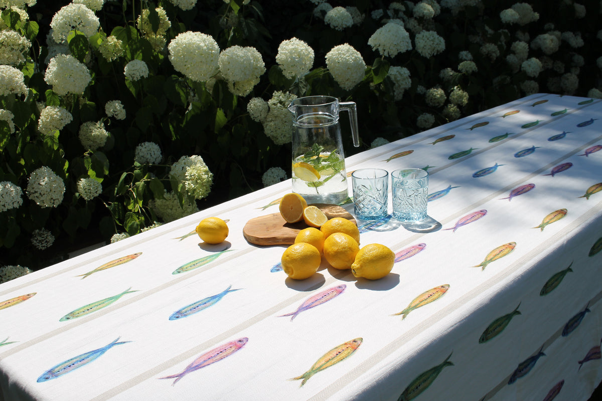 Lang gedekte tafel met Sardine tafelkleed